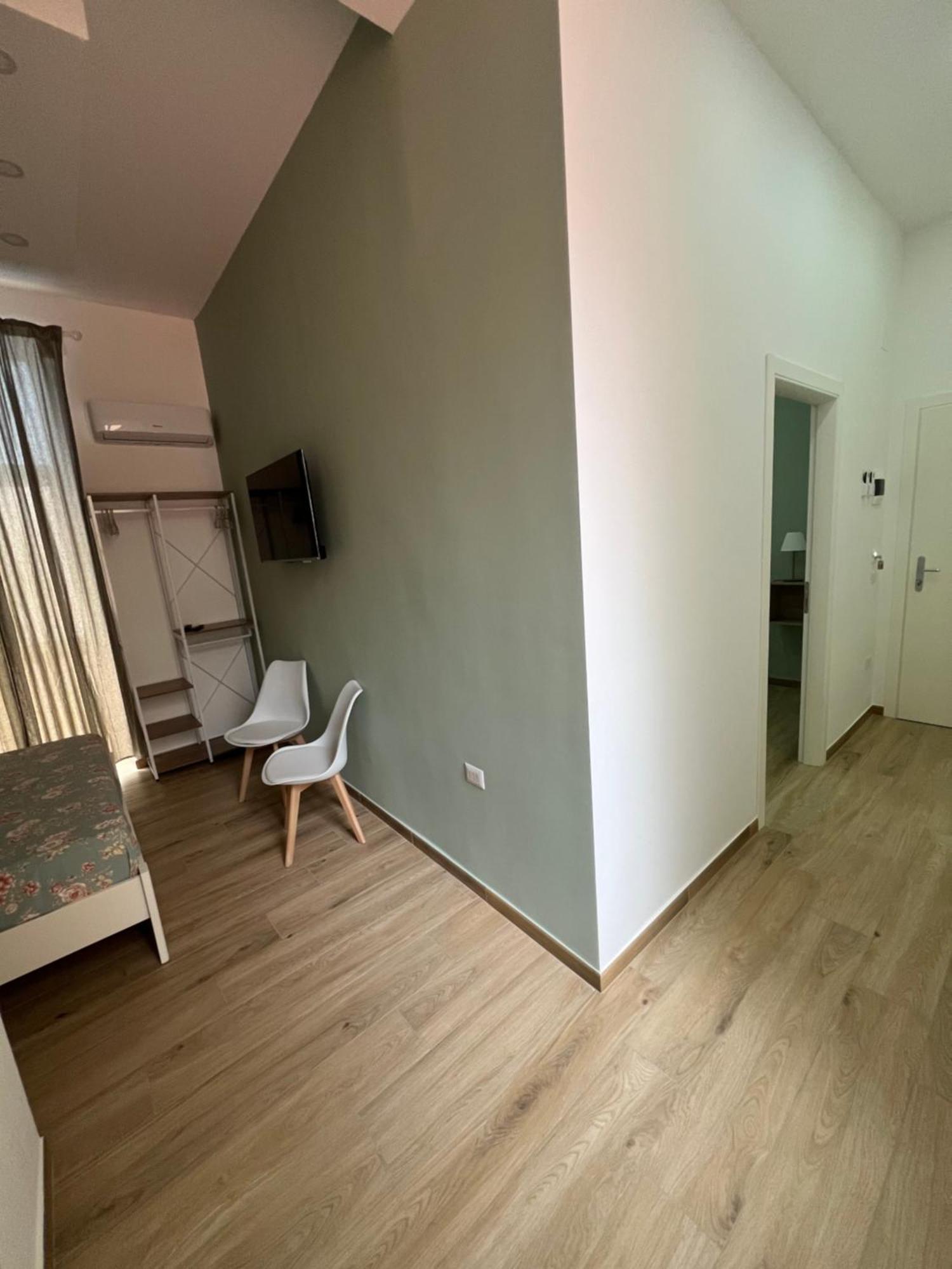 Vpm Rooms Central Train Station Naples Luaran gambar