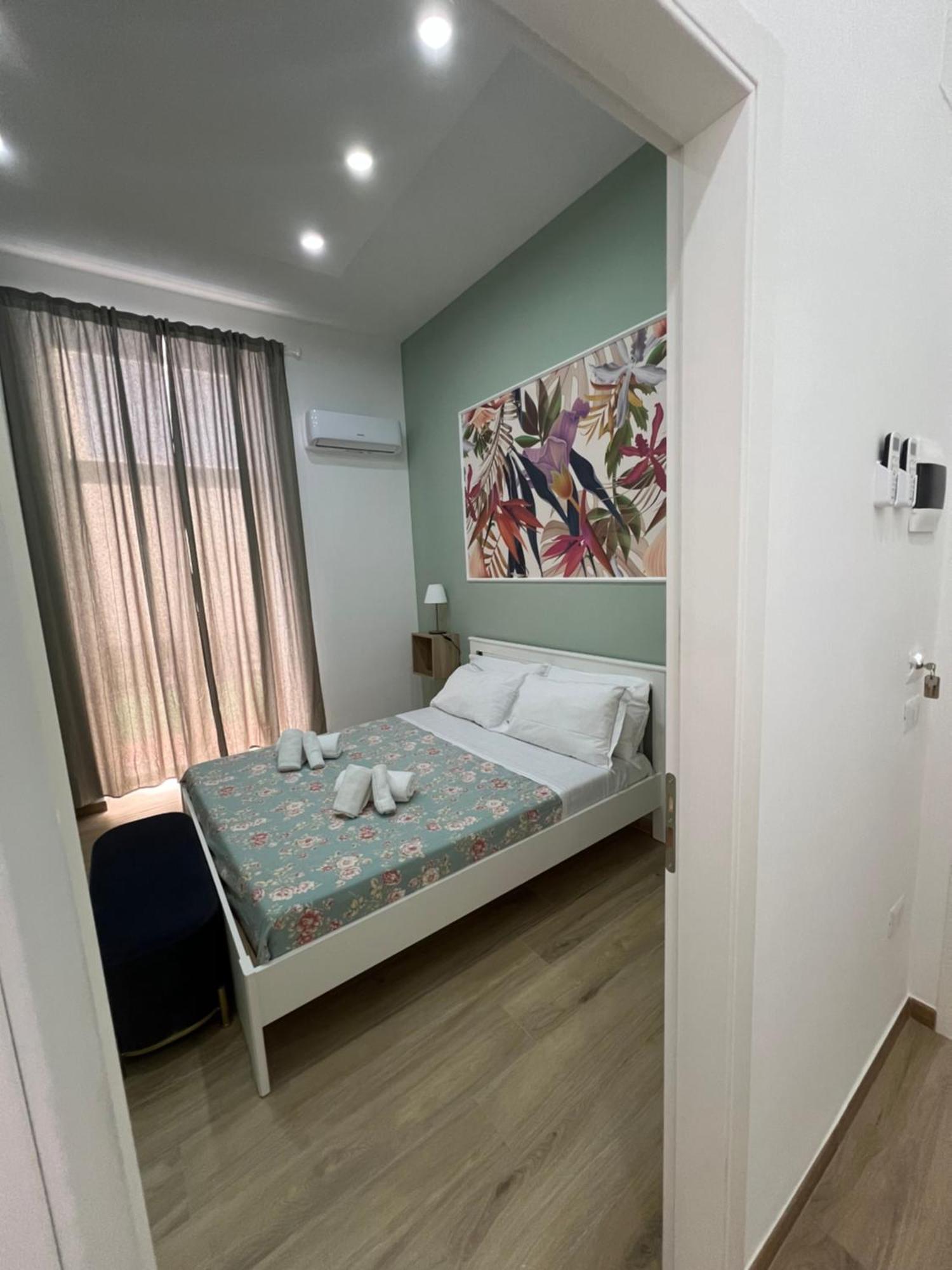 Vpm Rooms Central Train Station Naples Luaran gambar