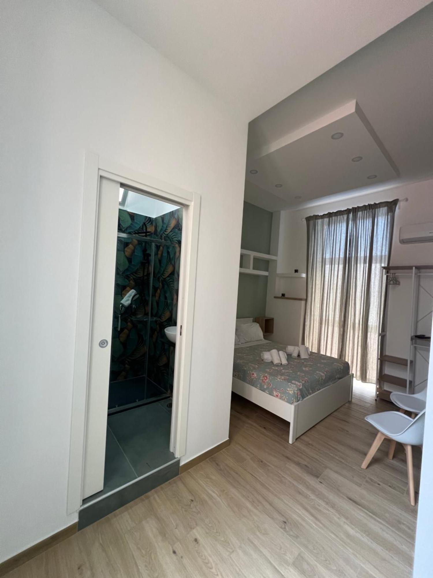 Vpm Rooms Central Train Station Naples Luaran gambar