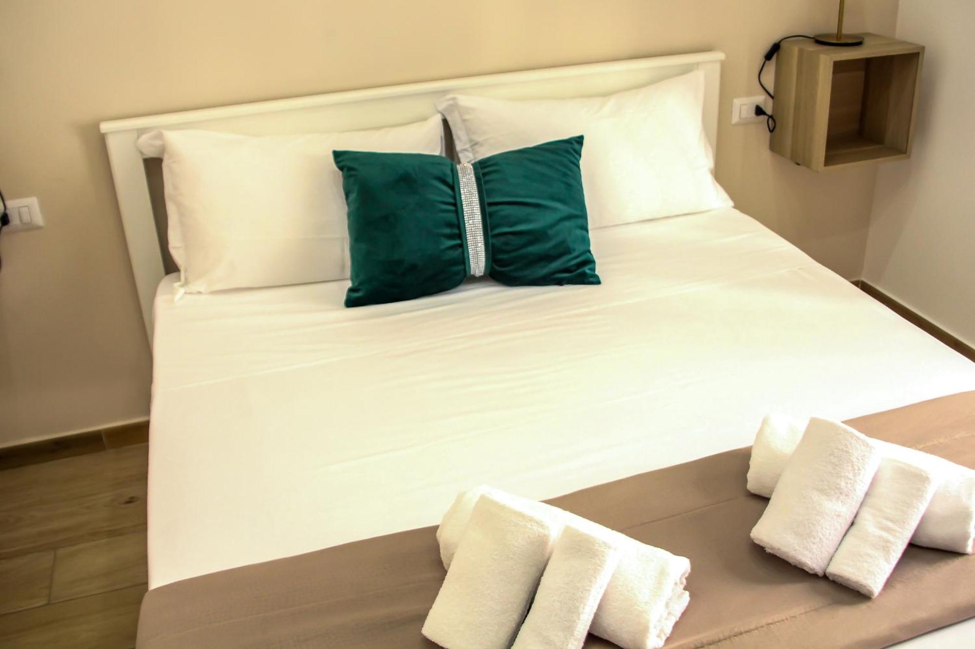 Vpm Rooms Central Train Station Naples Luaran gambar