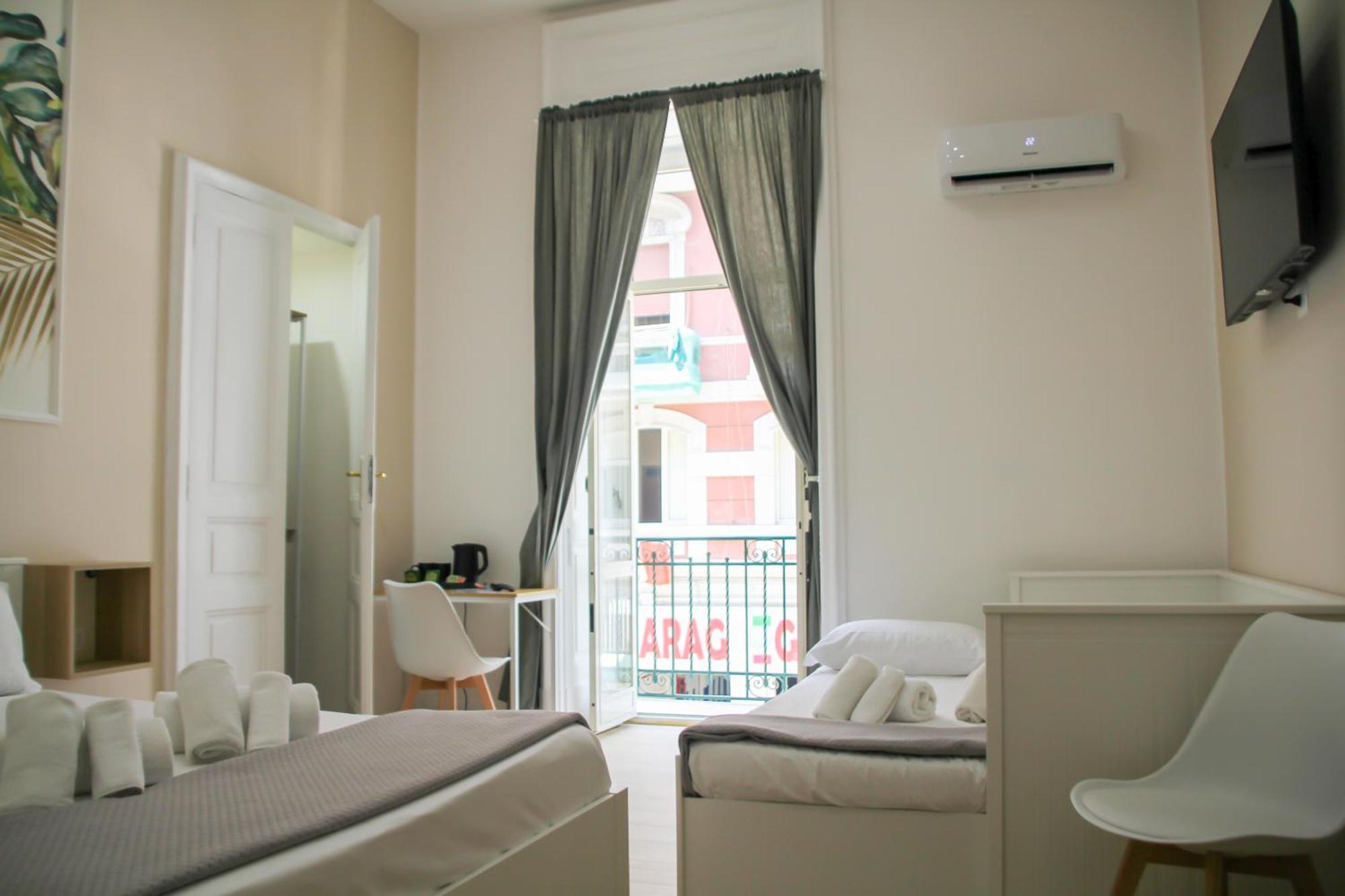 Vpm Rooms Central Train Station Naples Luaran gambar