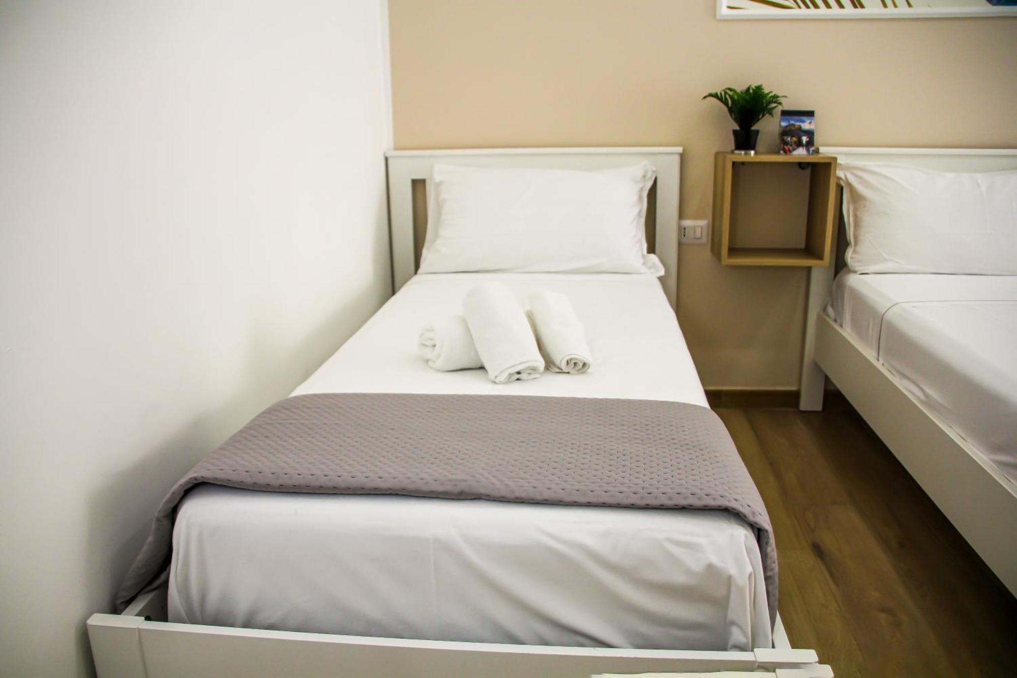 Vpm Rooms Central Train Station Naples Luaran gambar